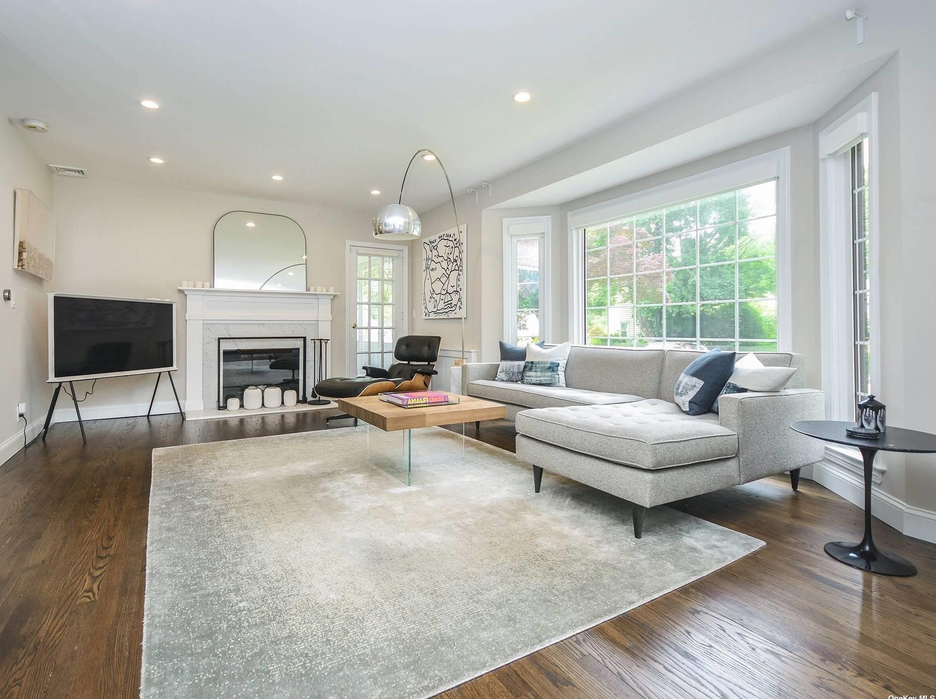2 Plymouth Rd, Port Washington NY  11050-4313 exterior