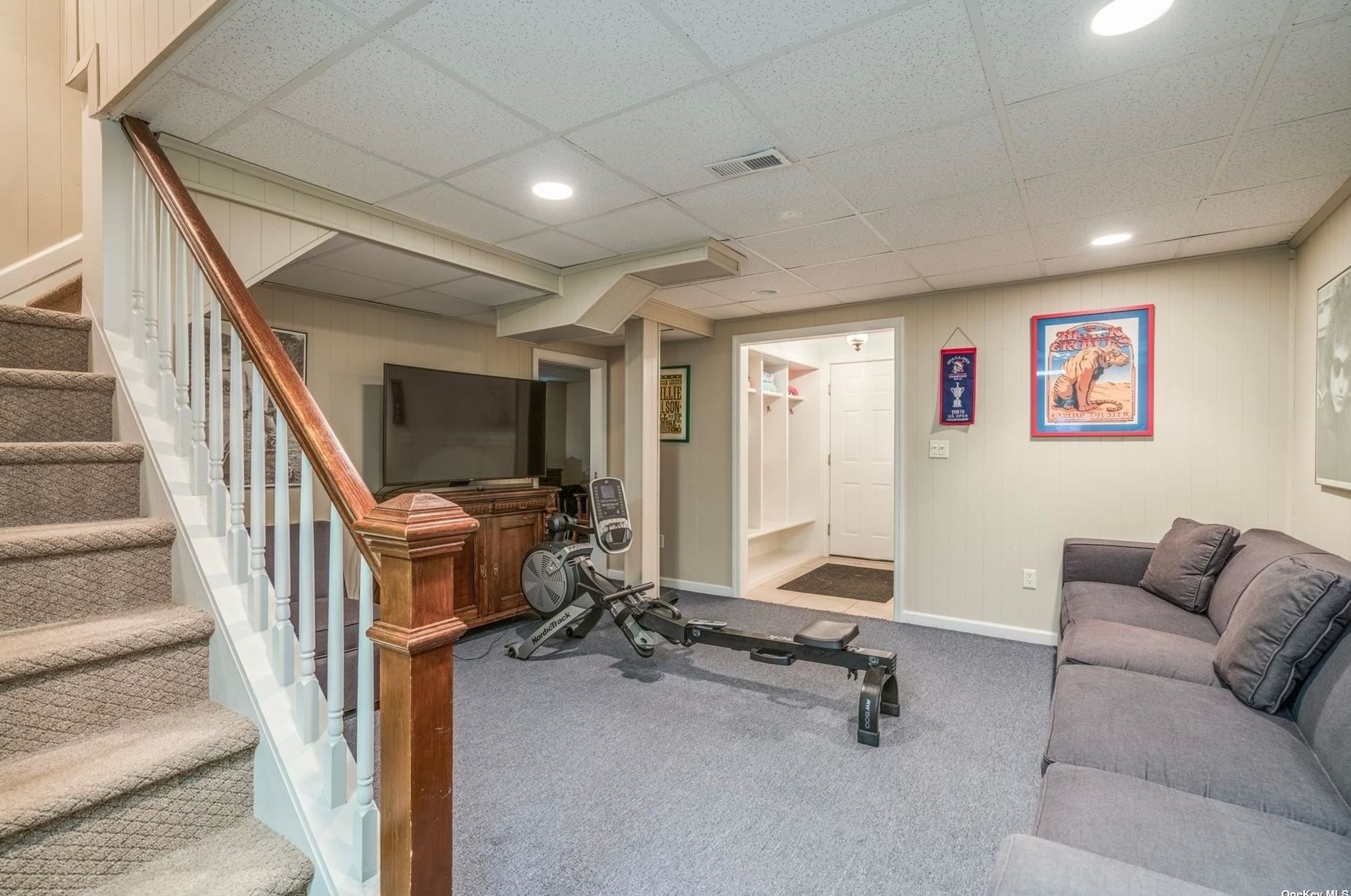 5 Janes Ln, Hunt NY  11743-1715 exterior