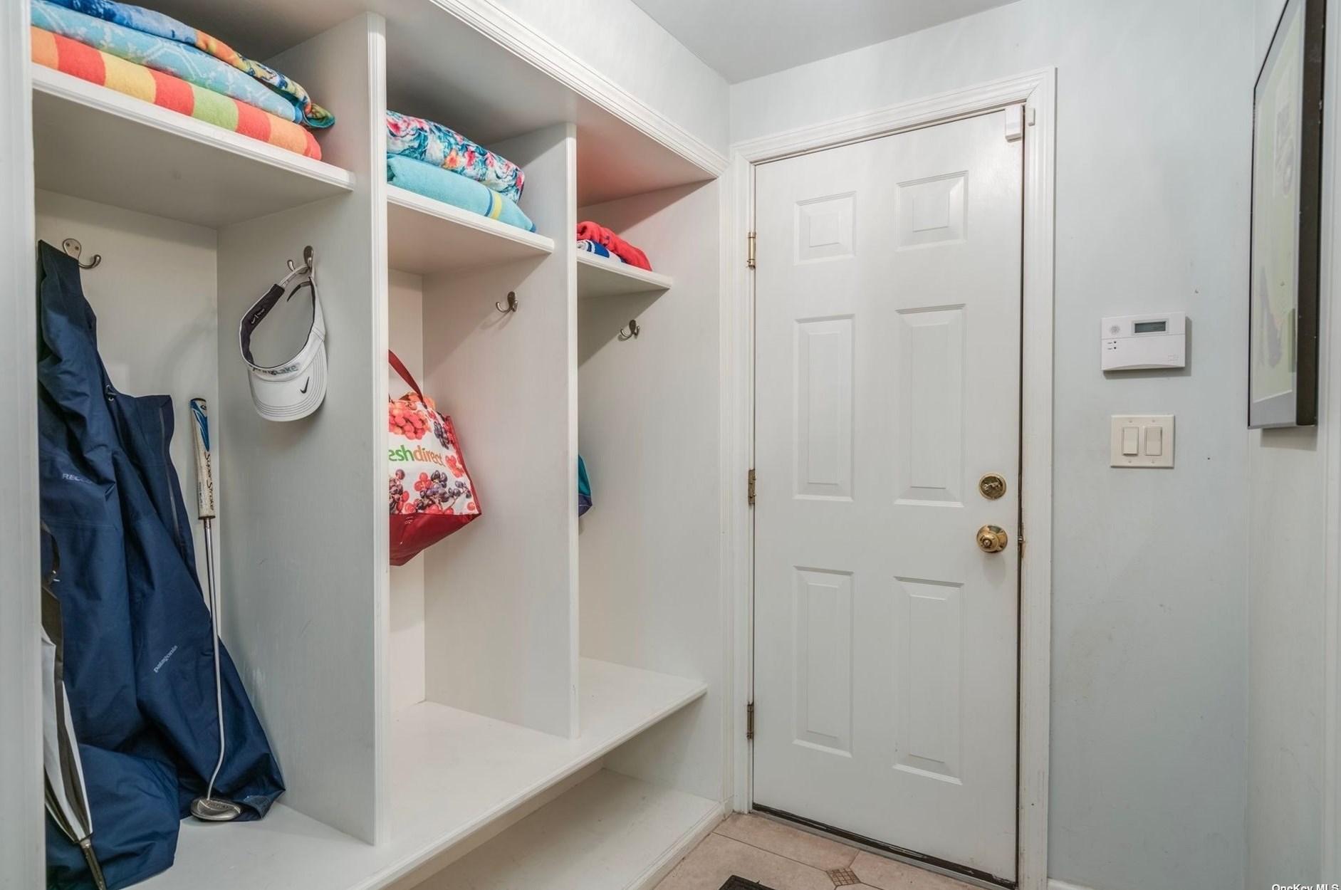 5 Janes Ln, Hunt NY  11743-1715 exterior