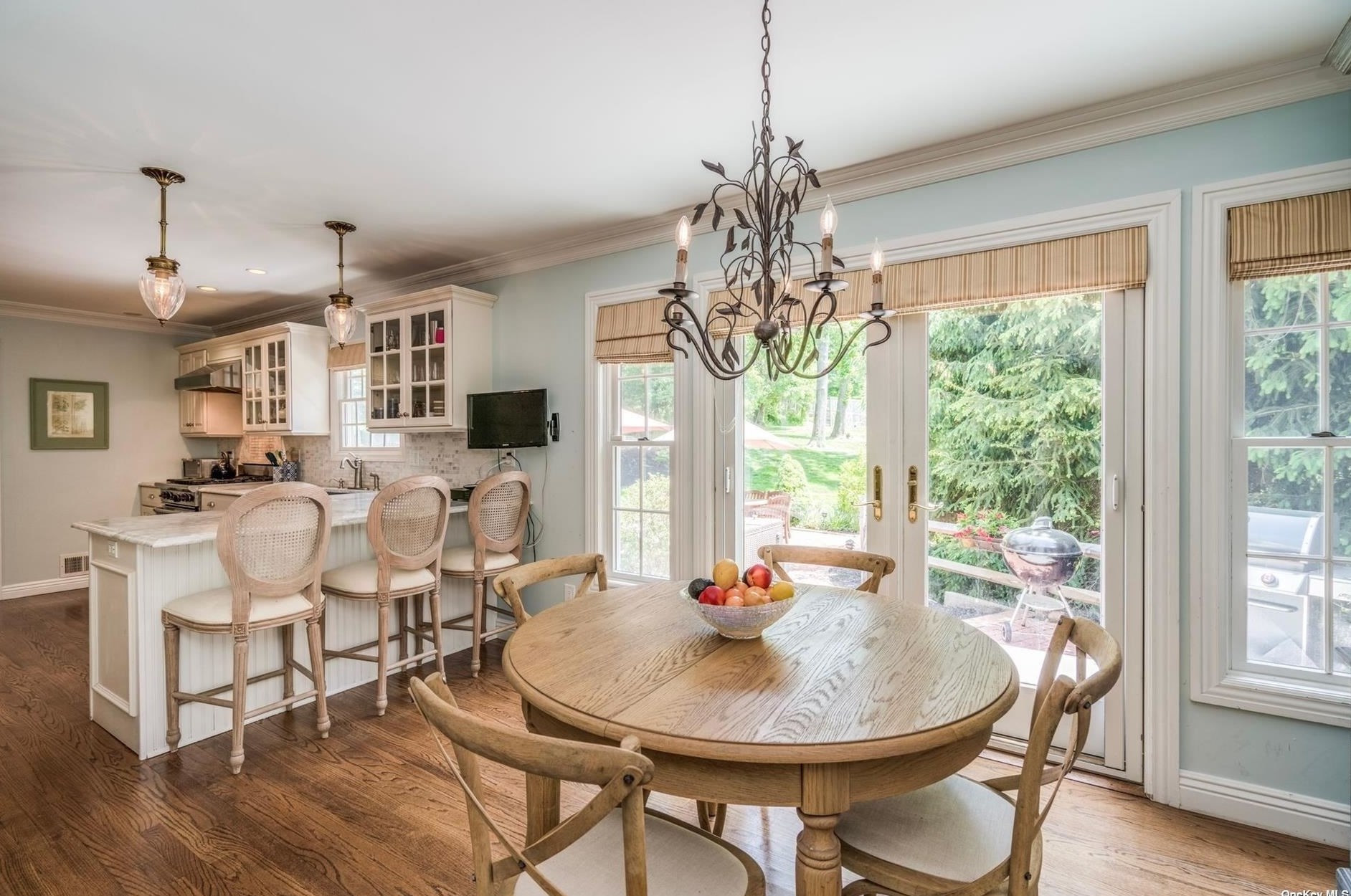 5 Janes Ln, Hunt NY  11743-1715 exterior