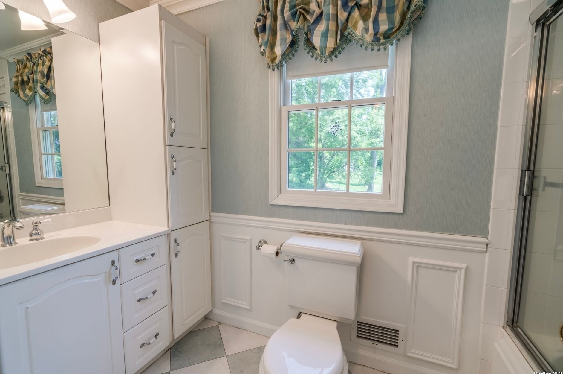 5 Janes Ln, Hunt NY  11743-1715 exterior