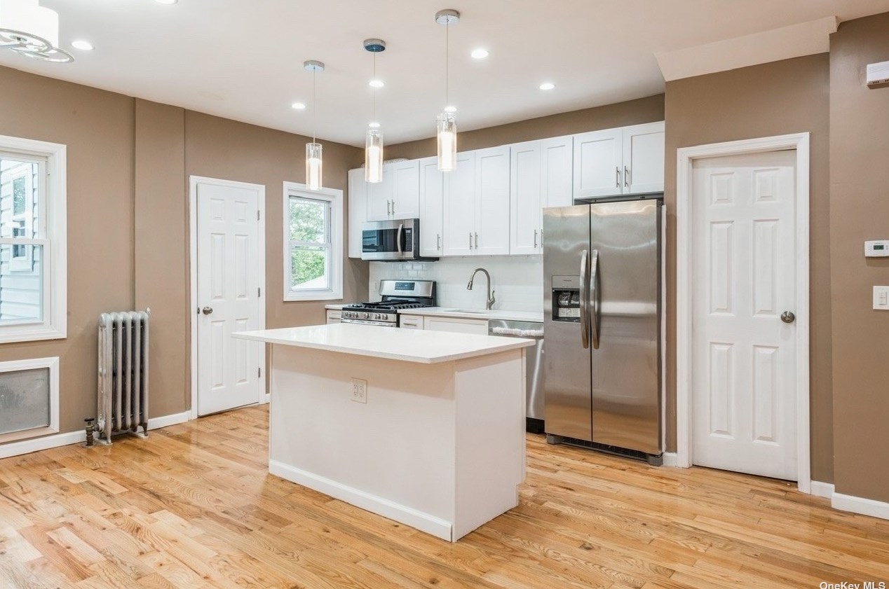51-56 47th St, Flushing NY  11377-5225 exterior
