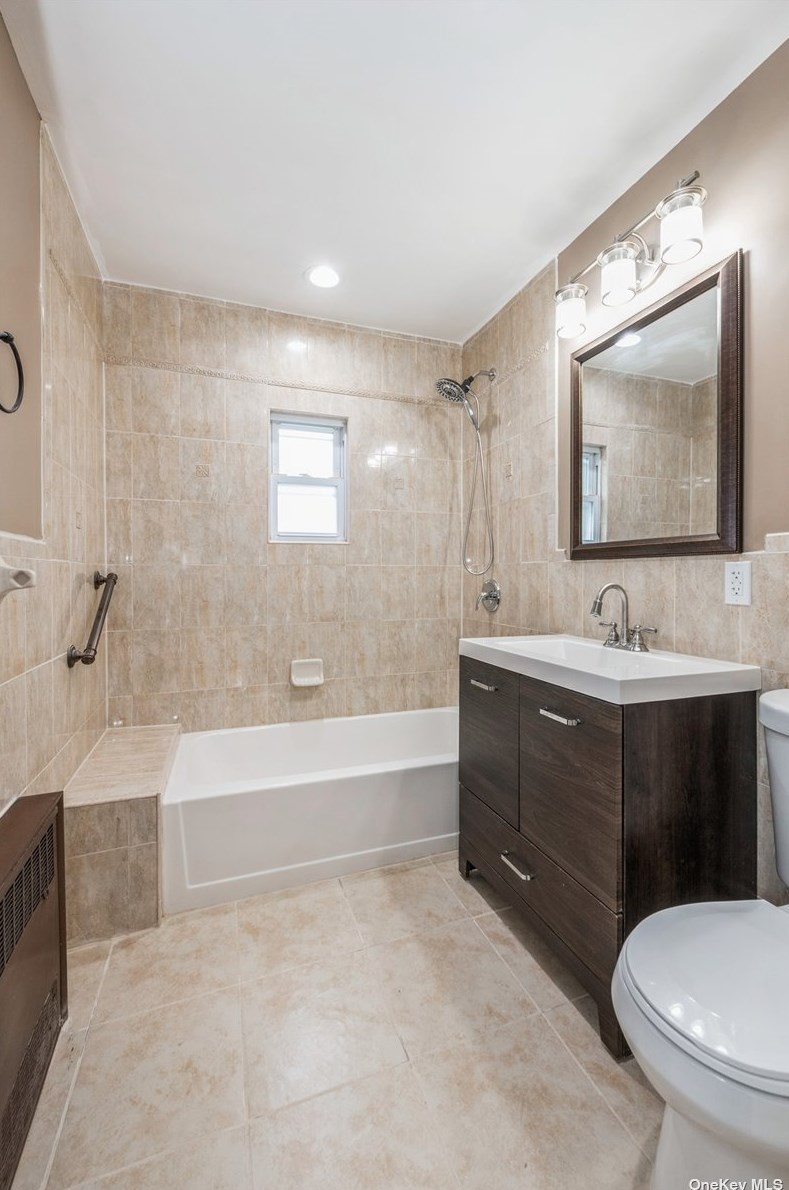 51-56 47th St, Flushing NY  11377-5225 exterior