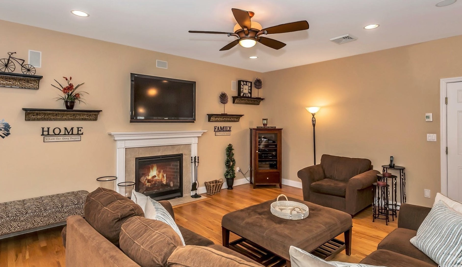 2159 Marvin Pl, North Merrick NY  11566-2227 exterior
