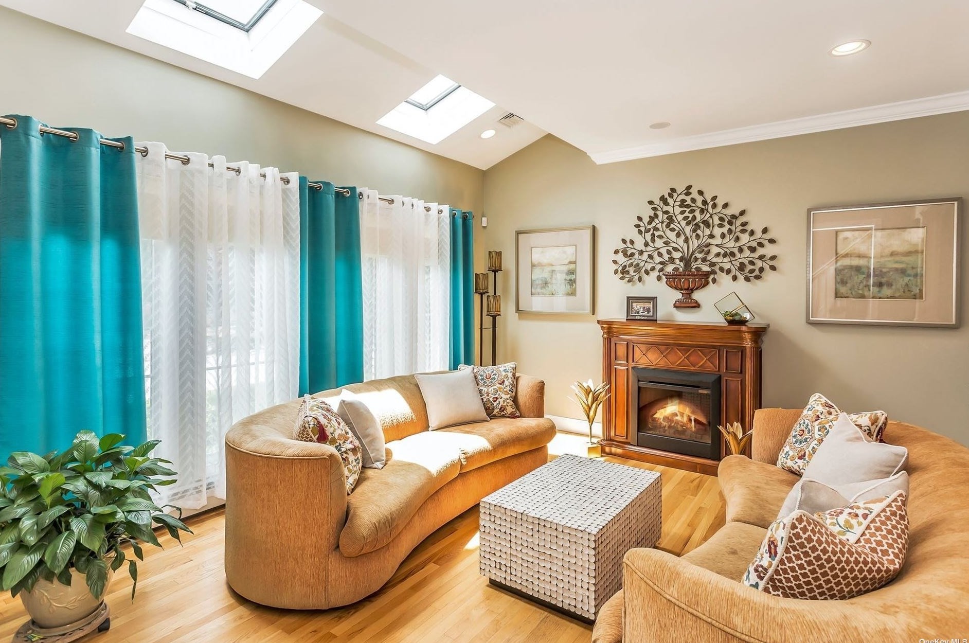 2159 Marvin Pl, North Merrick NY  11566-2227 exterior