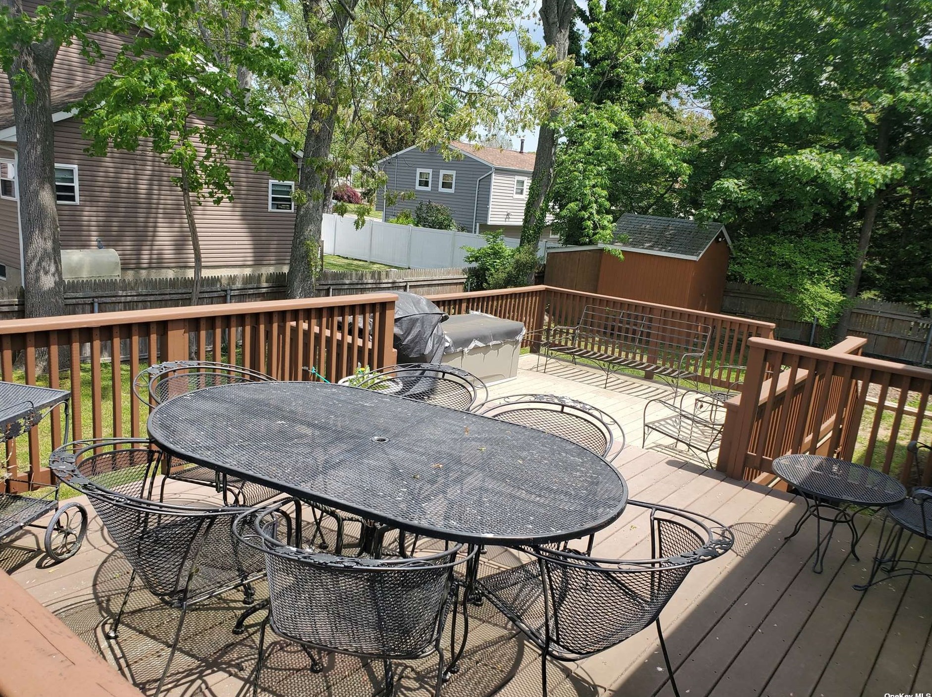 33 Strauss Ave, Selden NY  11784-1921 exterior