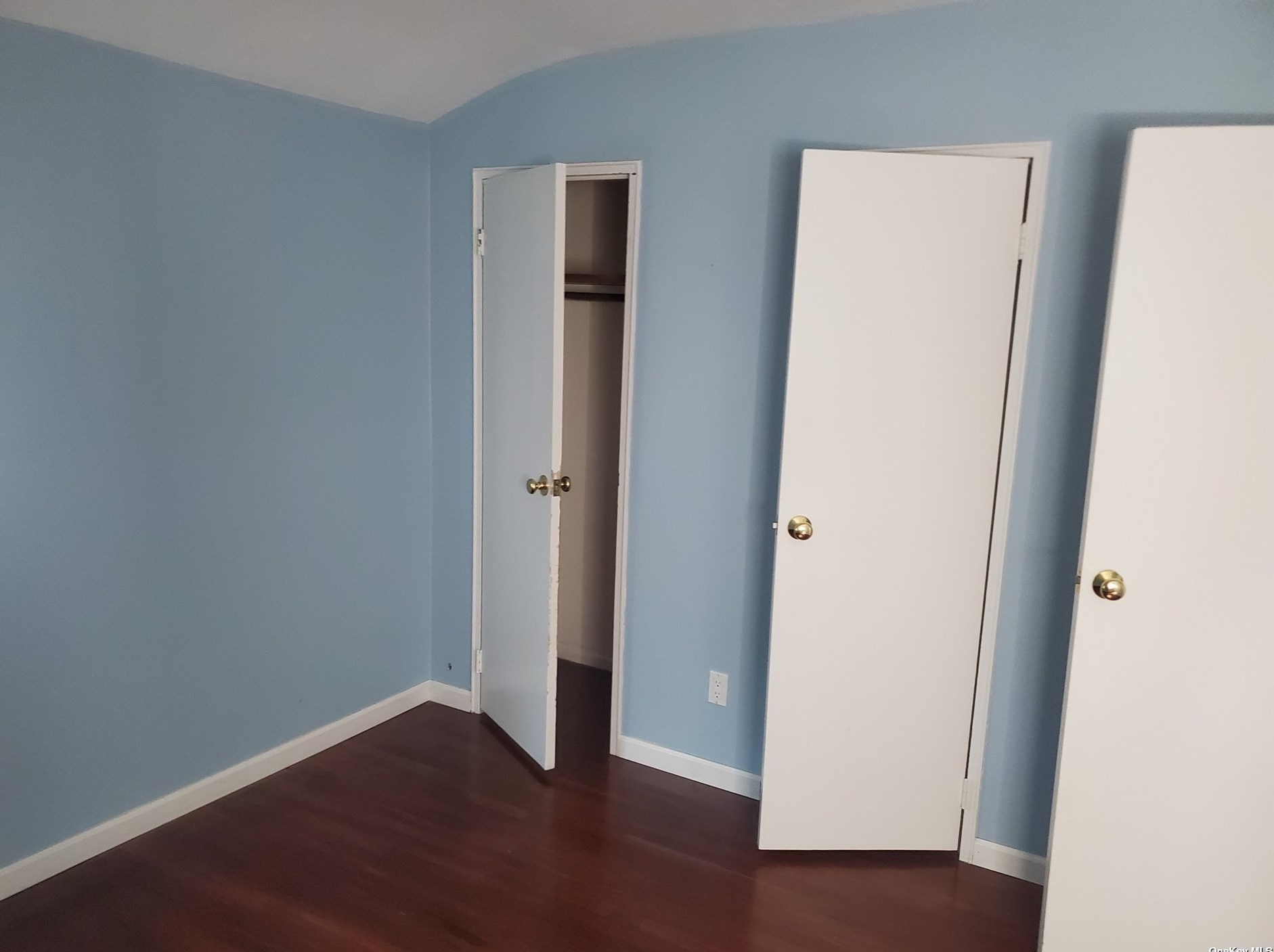 33 Strauss Ave, Selden NY  11784-1921 exterior