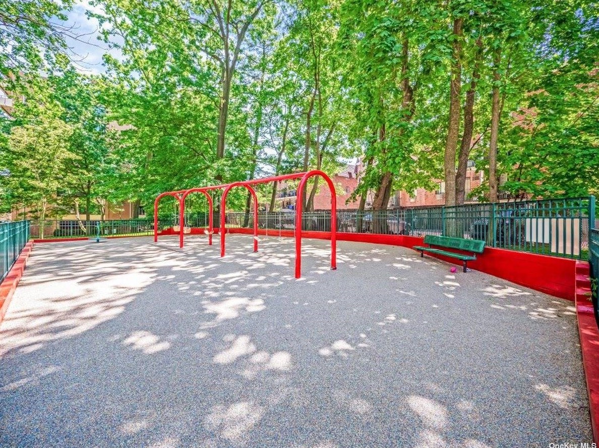 915 166th St, Flushing NY  11357-2251 exterior