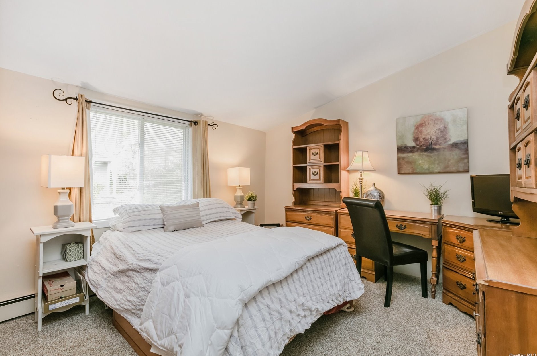 112 Bedford Ave, Hauppauge NY 11749-4831 exterior