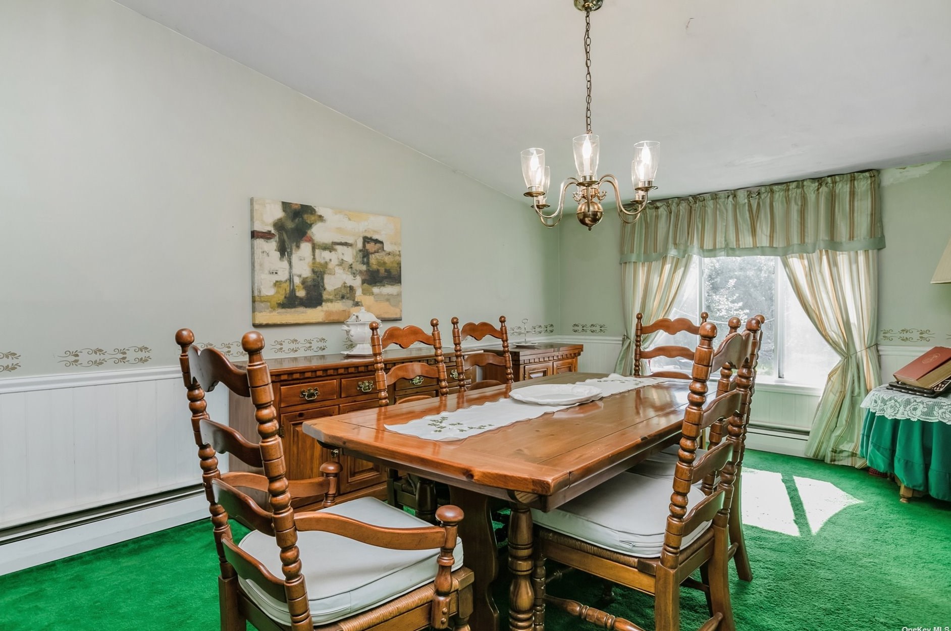 112 Bedford Ave, Hauppauge NY 11749-4831 exterior