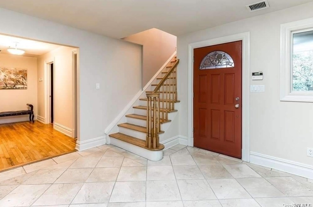 3933 223rd St, Flushing NY  11361-2417 exterior