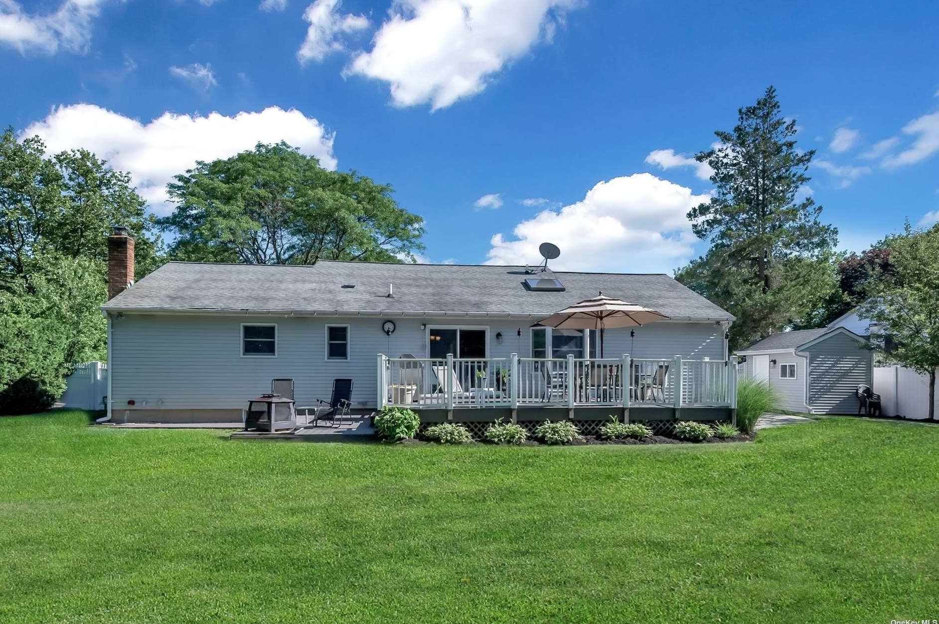 3 Long Meadow Pl, South Setauket, NY 11720 MLS 3323618 Coldwell Banker