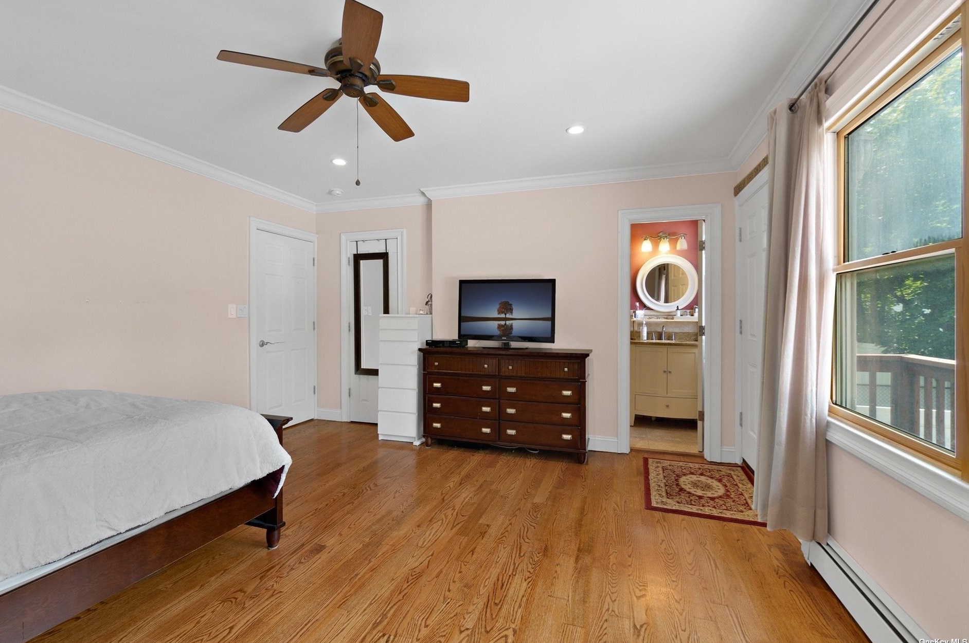 50 Pine St, East Atlantic Beach NY  11561-2115 exterior