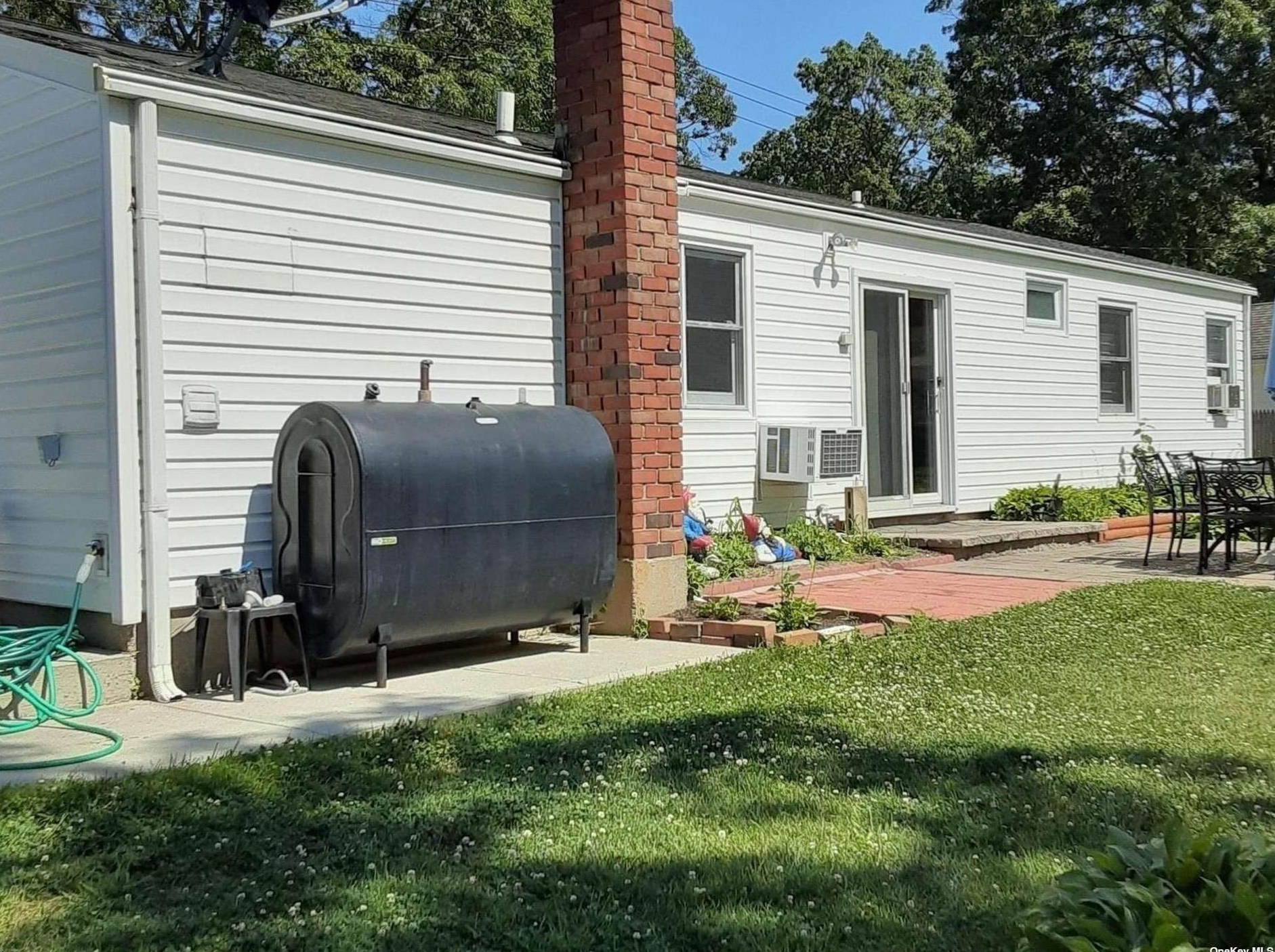 356 Dare Rd, Selden NY  11784-1418 exterior