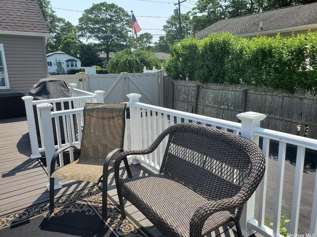 313 Revilo Ave, Smith Point NY 11967-1612 exterior