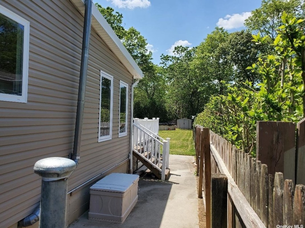 313 Revilo Ave, Smith Point NY 11967-1612 exterior