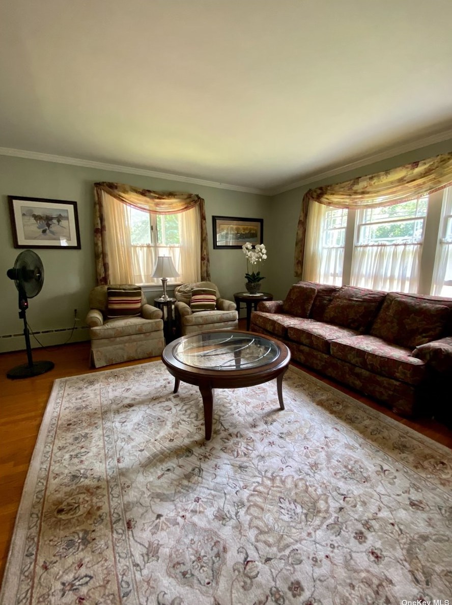 108 Tremont Ave, Gordon Heights NY  11763-3706 exterior