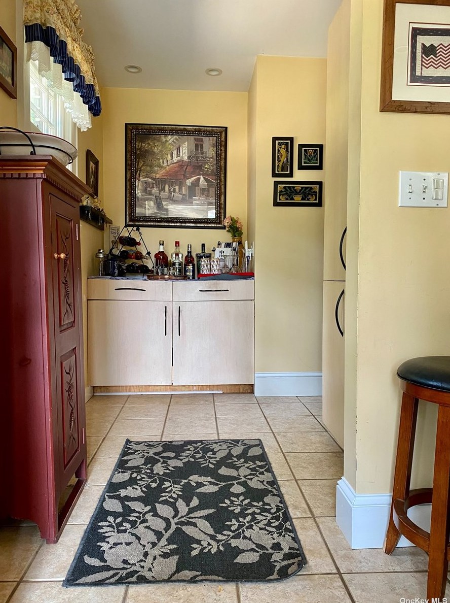 108 Tremont Ave, Gordon Heights NY  11763-3824 exterior