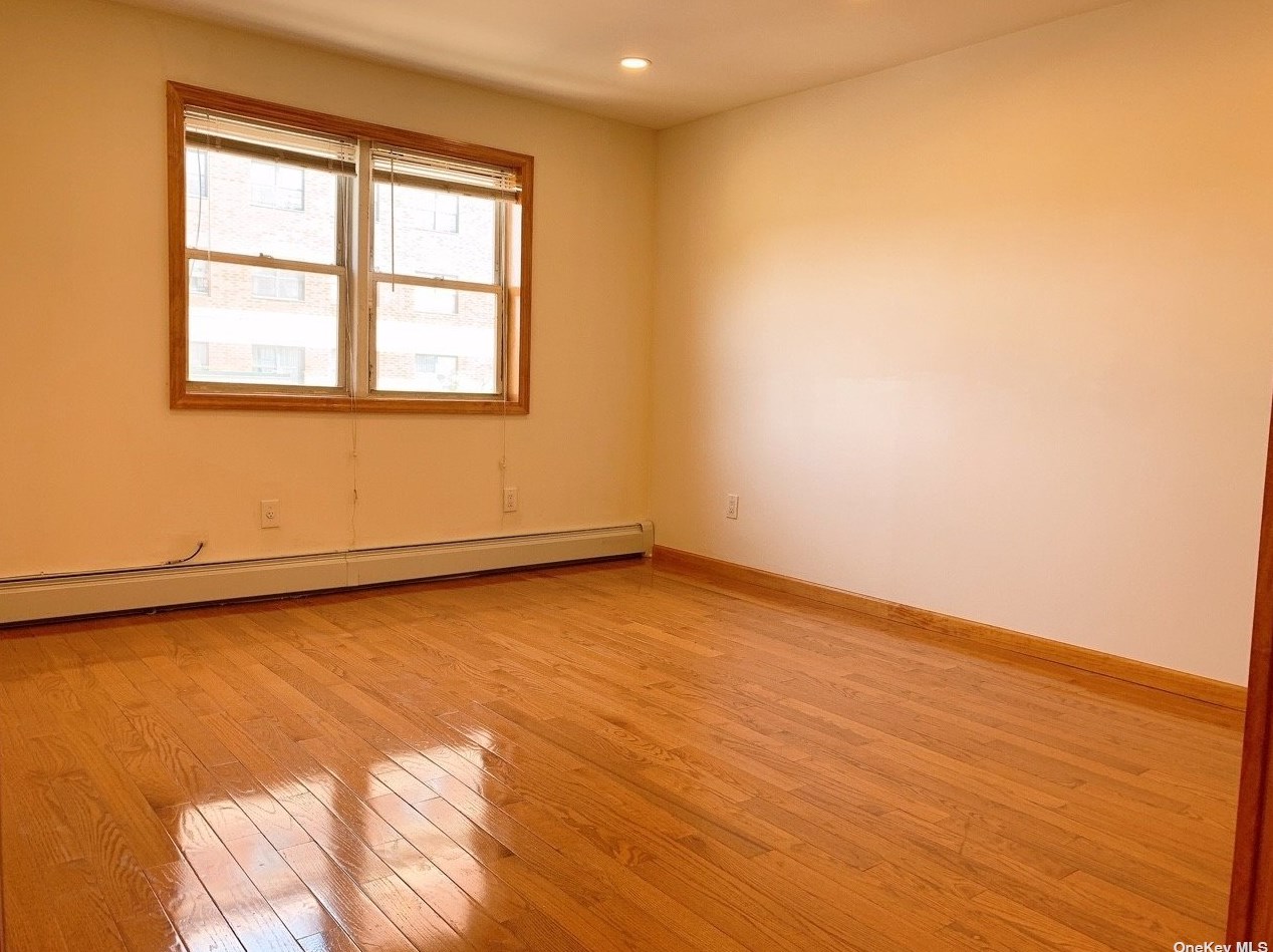 58-05 47th Ave, Flushing NY  11377-6128 exterior