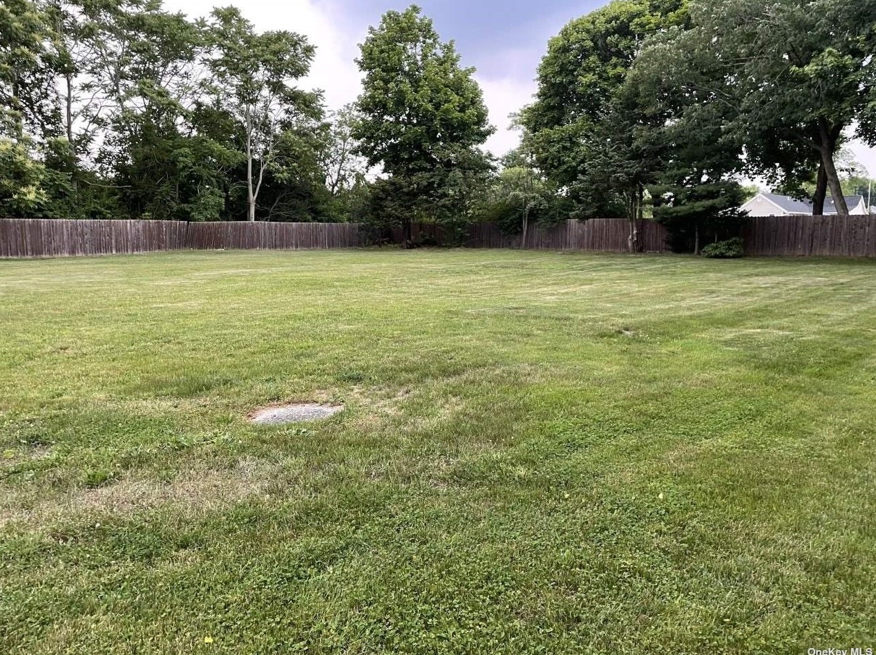 87 Champlin Ave, North Bellport NY  11713-2022 exterior