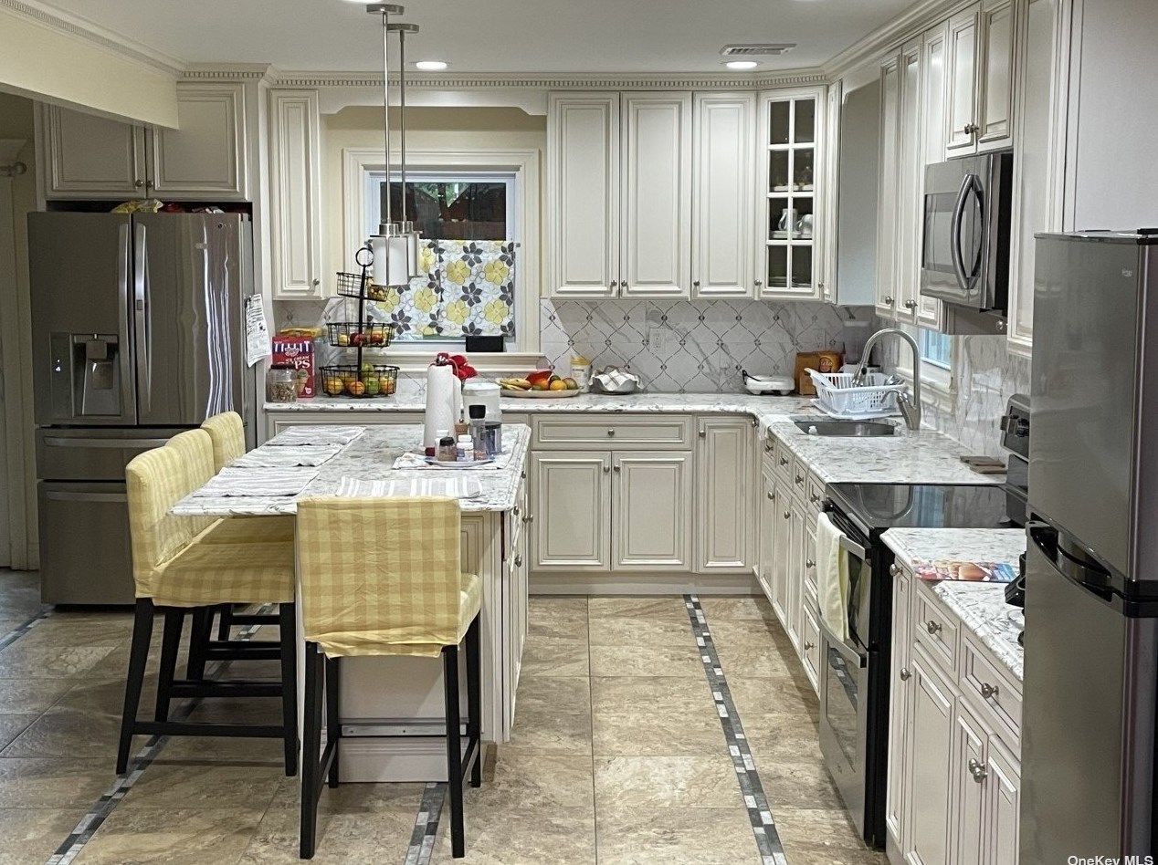 87 Champlin Ave, North Bellport NY  11713-2022 exterior