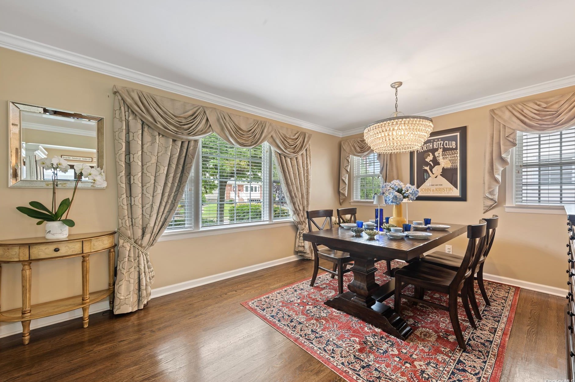 105 Scarcliffe Dr, Malverne NY  11565-1049 exterior