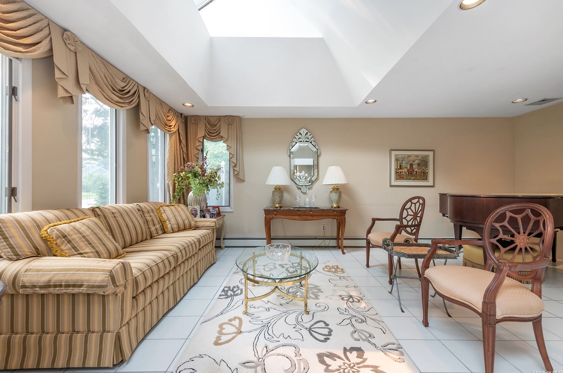 177 Shepherd Ln, East Hills NY  11577-2525 exterior