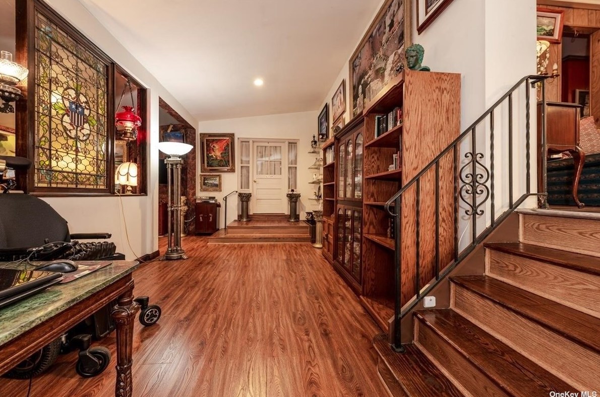 476 Main St, Hunt NY  11743-3137 exterior