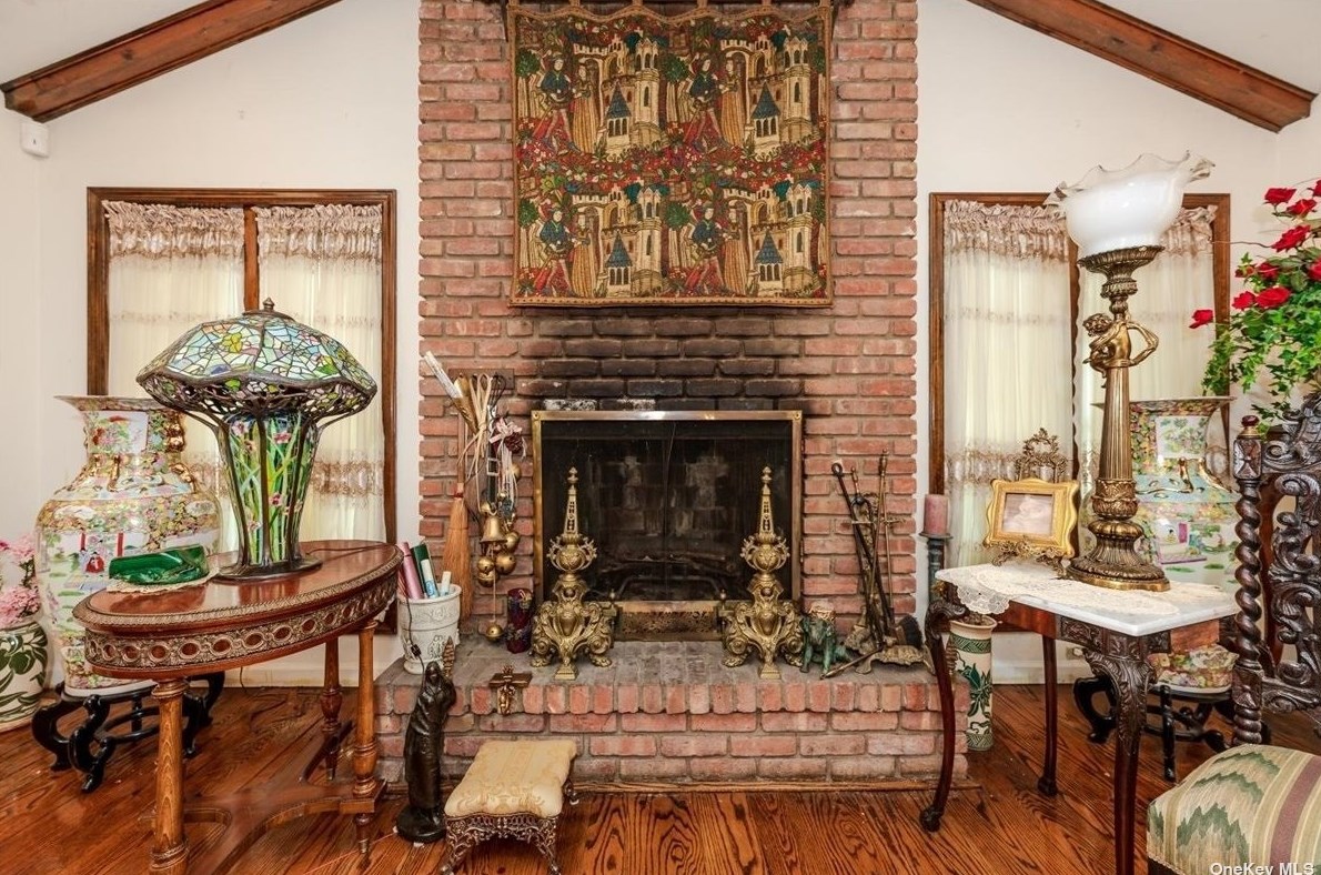 476 Main St, Hunt NY  11743-3137 exterior