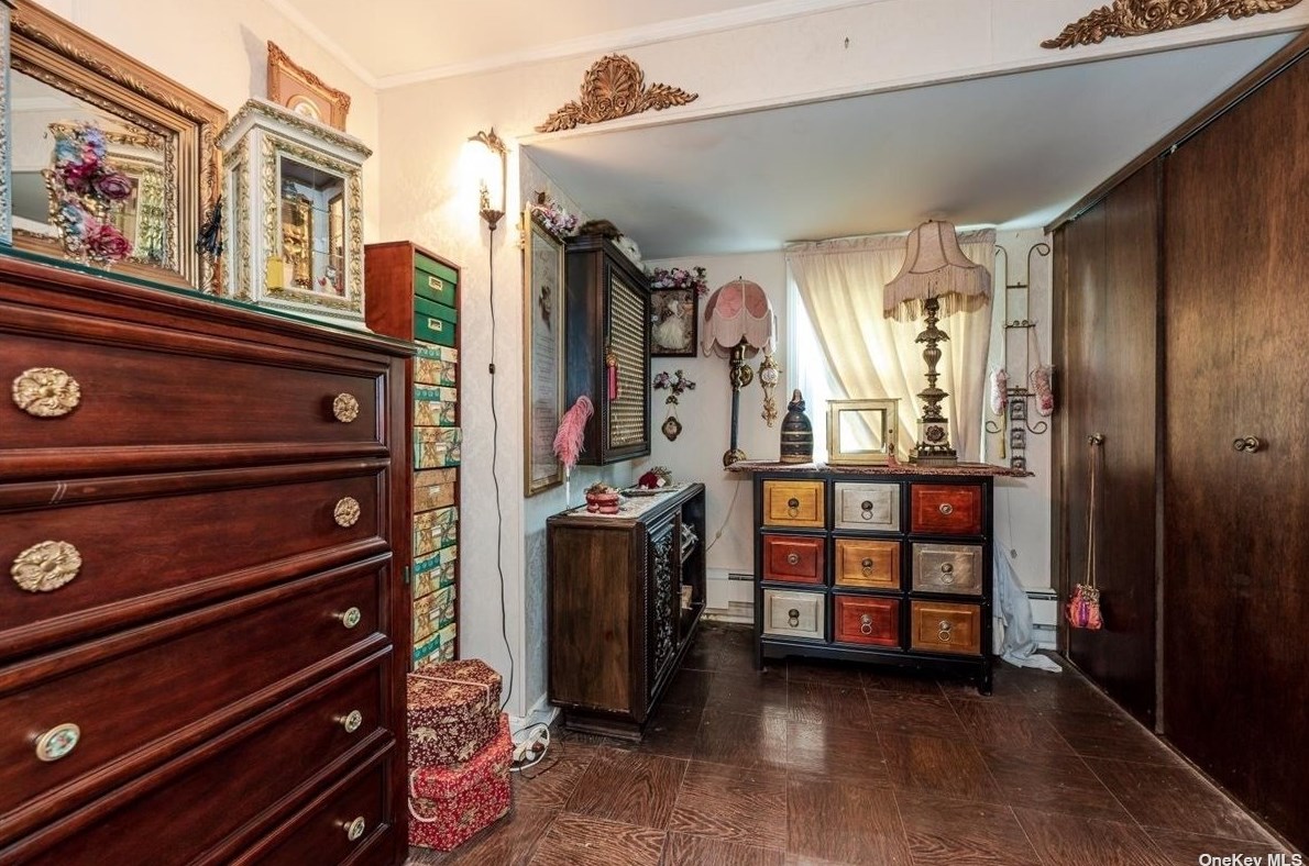 476 Main St, Hunt NY  11743-3137 exterior