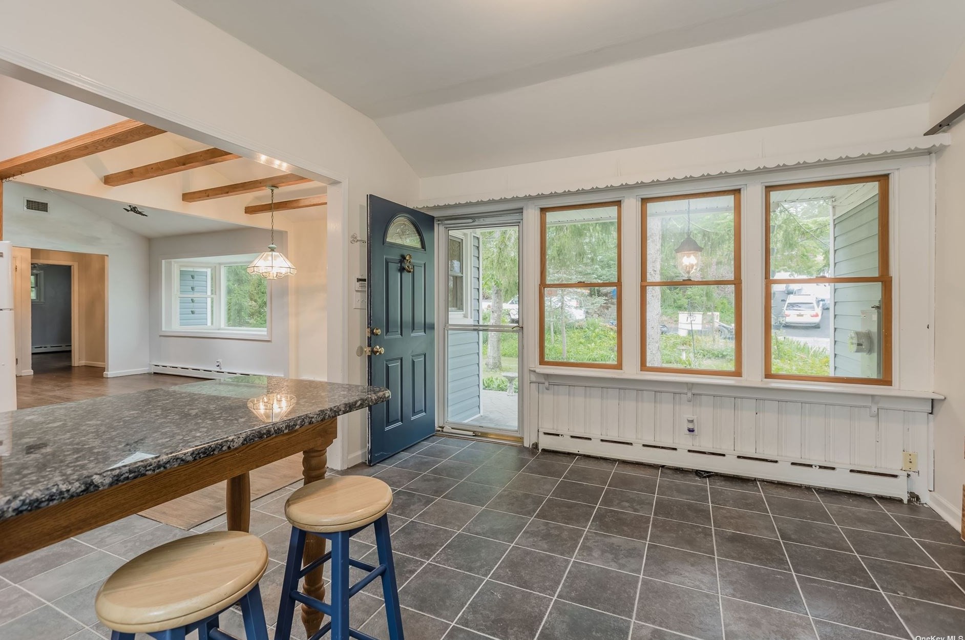 27 Forest Trl, Panamoka NY  11961-2200 exterior