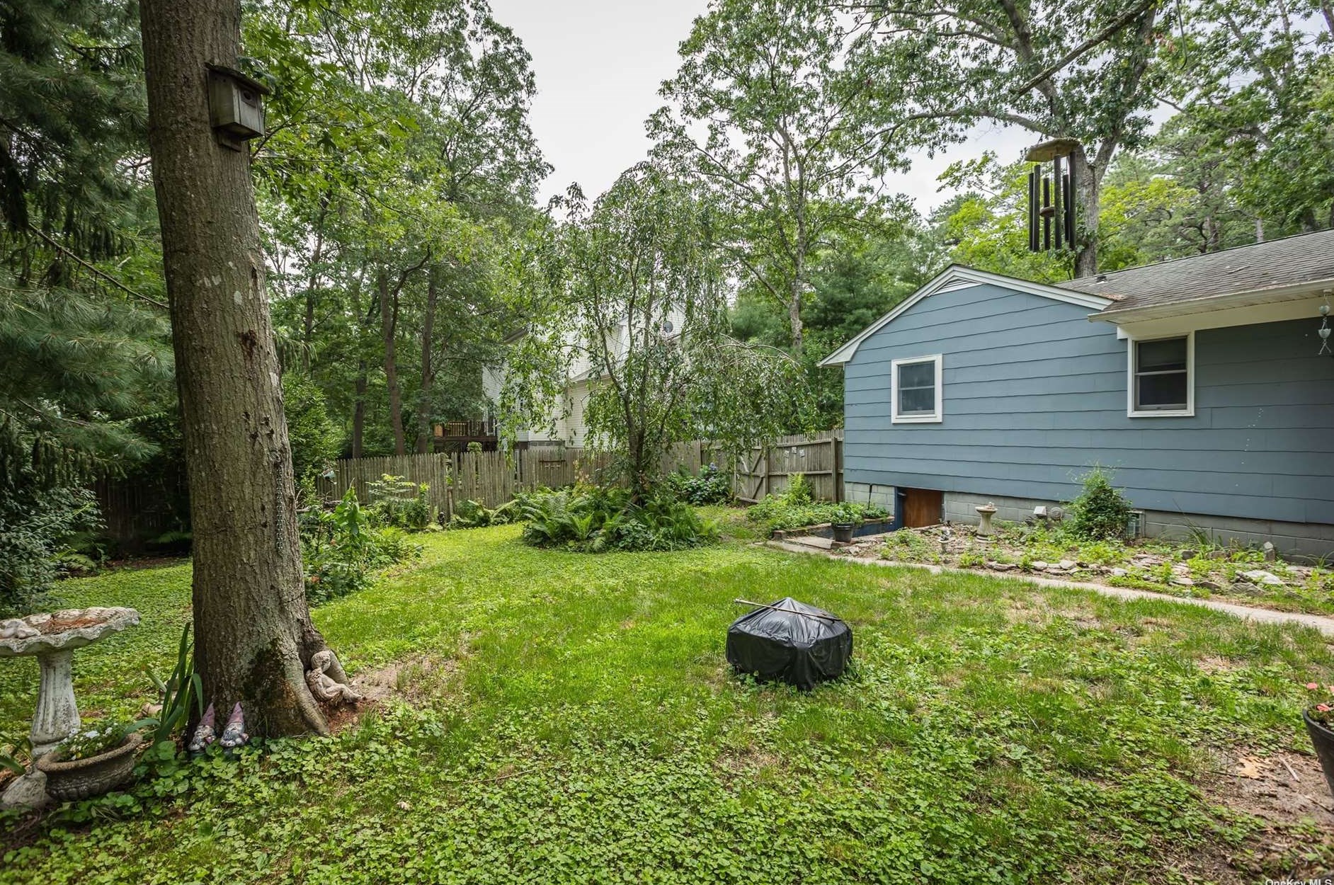 27 Forest Trl, Panamoka NY  11961-2200 exterior