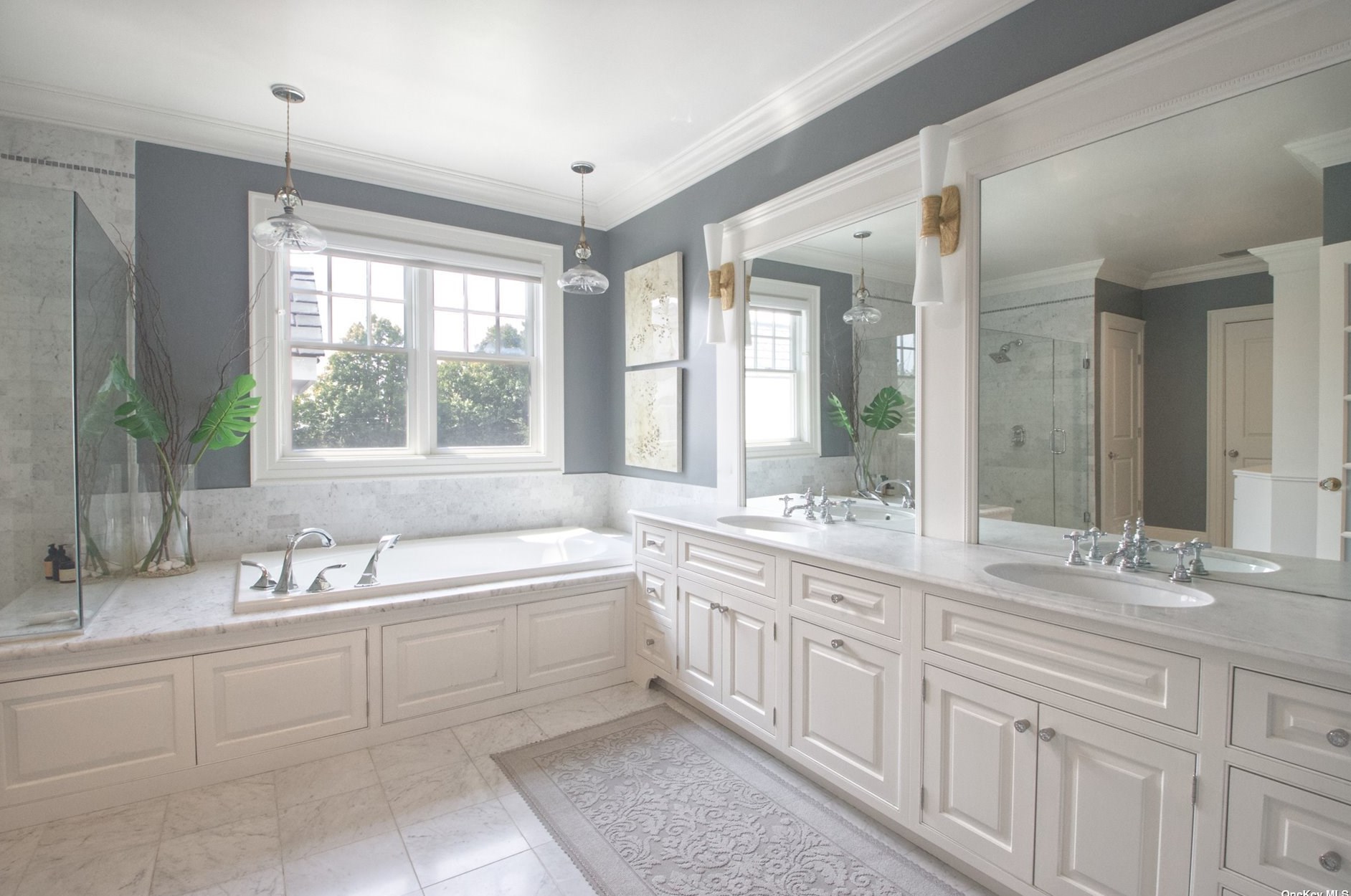 86 5th St, Garden City NY  11530-4410 exterior