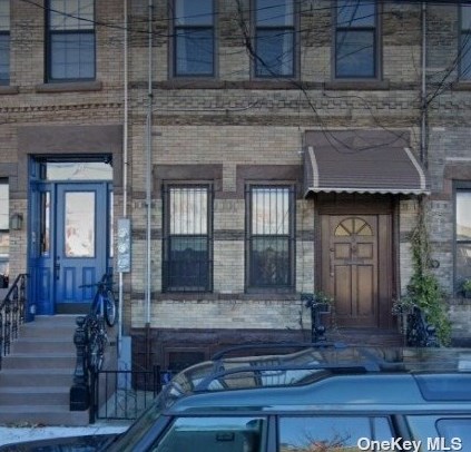 6 Lombardy St, Brooklyn NY  11222-5114 exterior