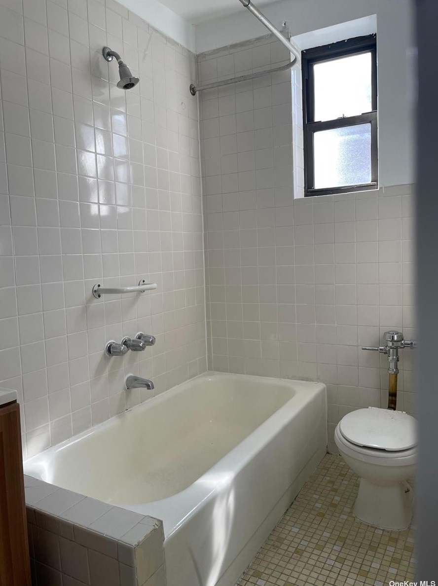 42-02 Layton St, Flushing NY 11373-2342 exterior