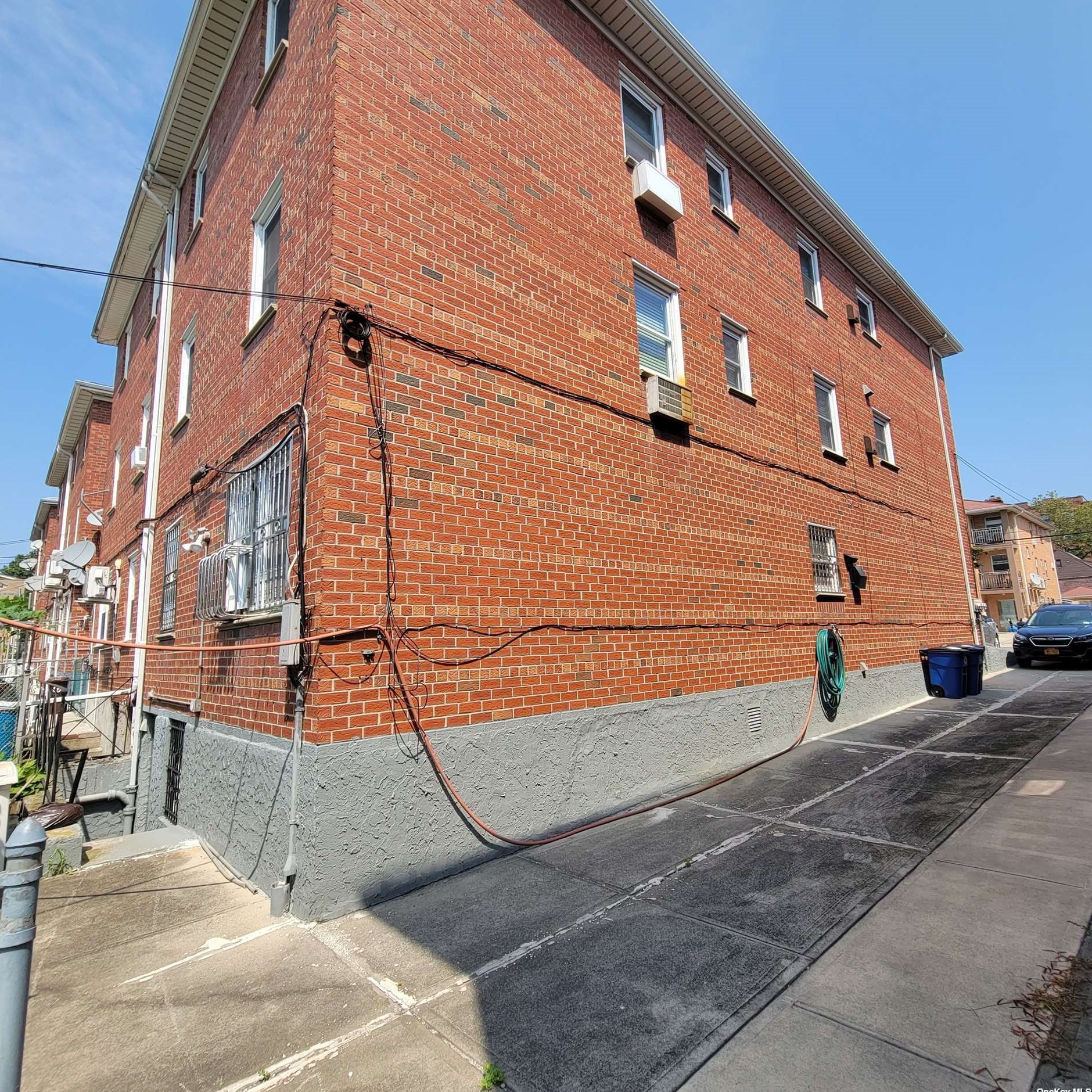 36-28 166th St, Flushing NY  11358-2049 exterior