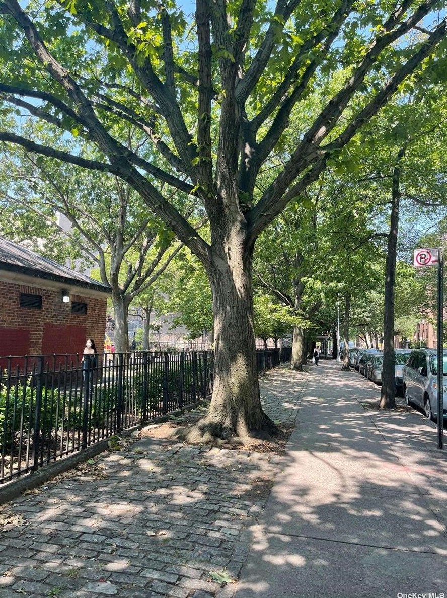 32-45 90th St, Flushing NY  11369-1771 exterior