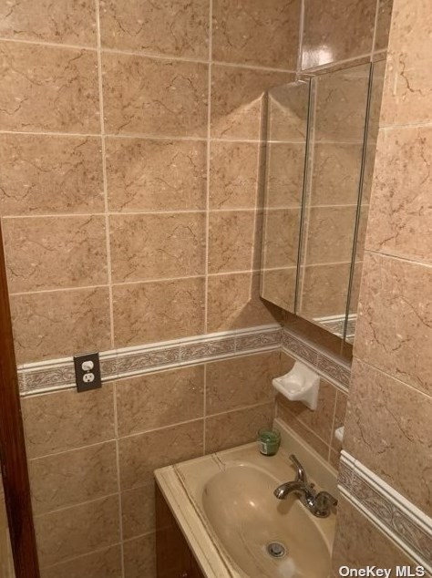 6404 Flushing Ave, Flushing NY 11378-2834 exterior