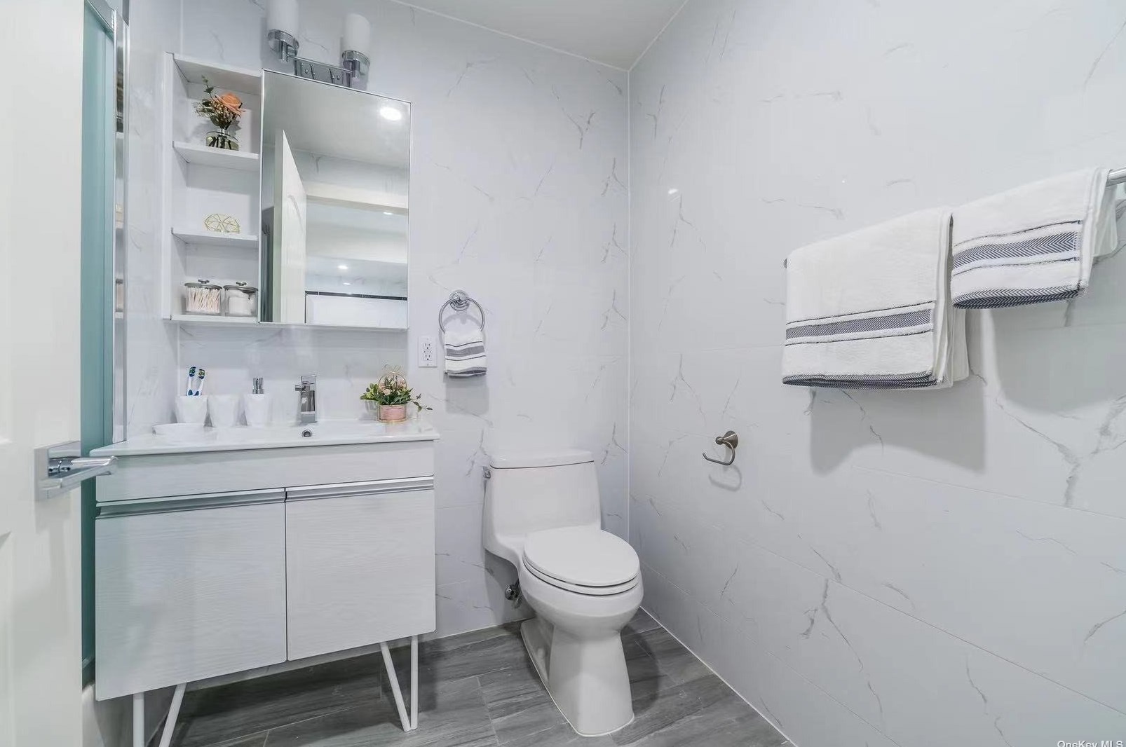 144-27 Sanford Ave, Flushing NY  11355-4231 exterior