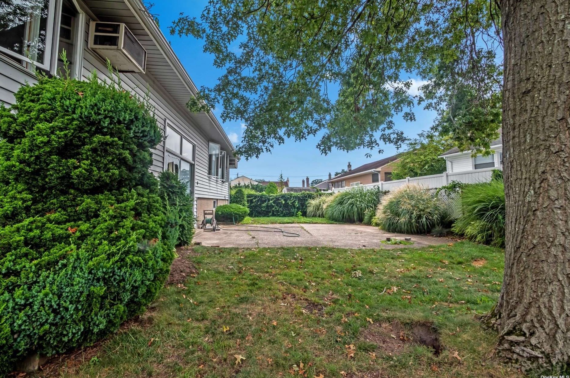 710 Fishermans Rd, North Baldwin NY  11510-4312 exterior