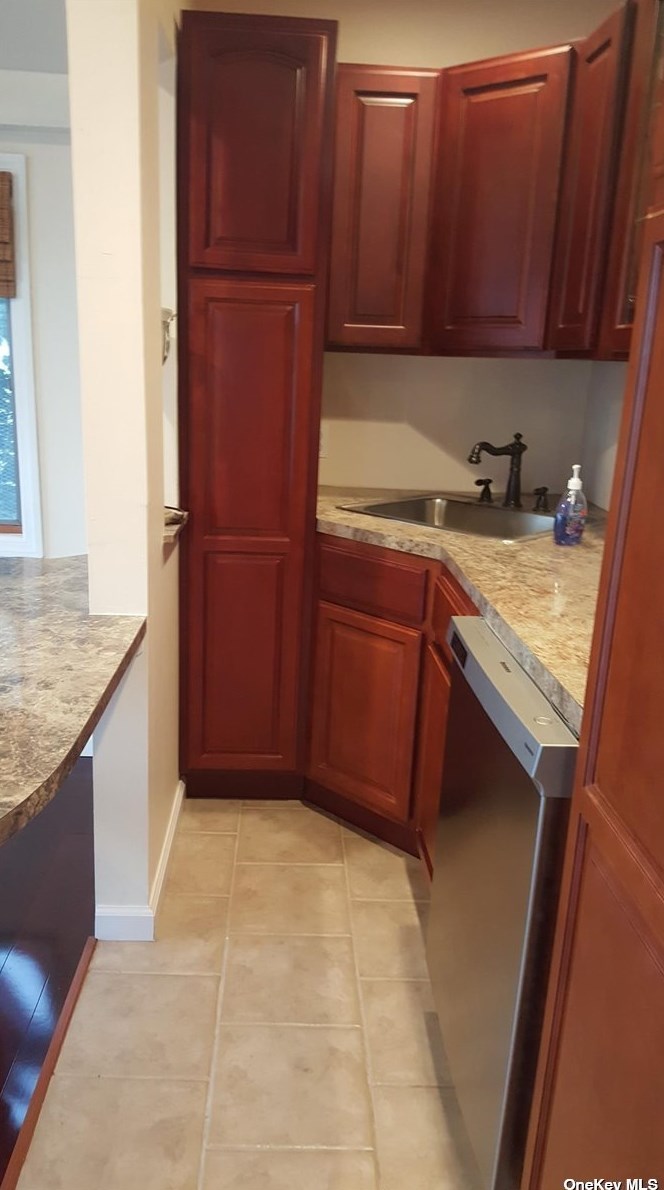 18 Pirates Cv, East Massapequa NY  11758-7727 exterior