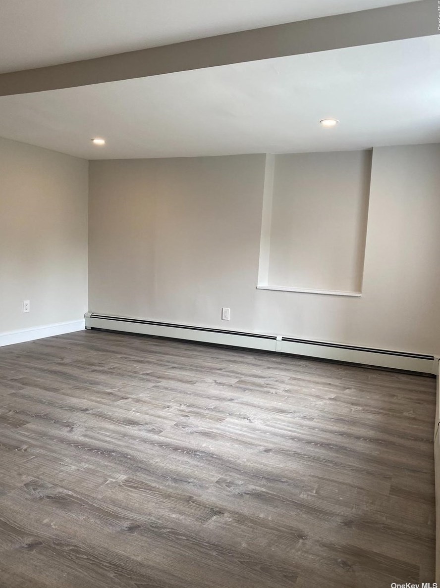 110 Roosevelt Blvd, Hauppauge NY  11788-4435 exterior