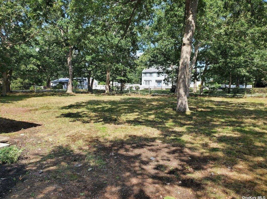 13 Merrick Rd, Smith Point NY  11967-2353 exterior