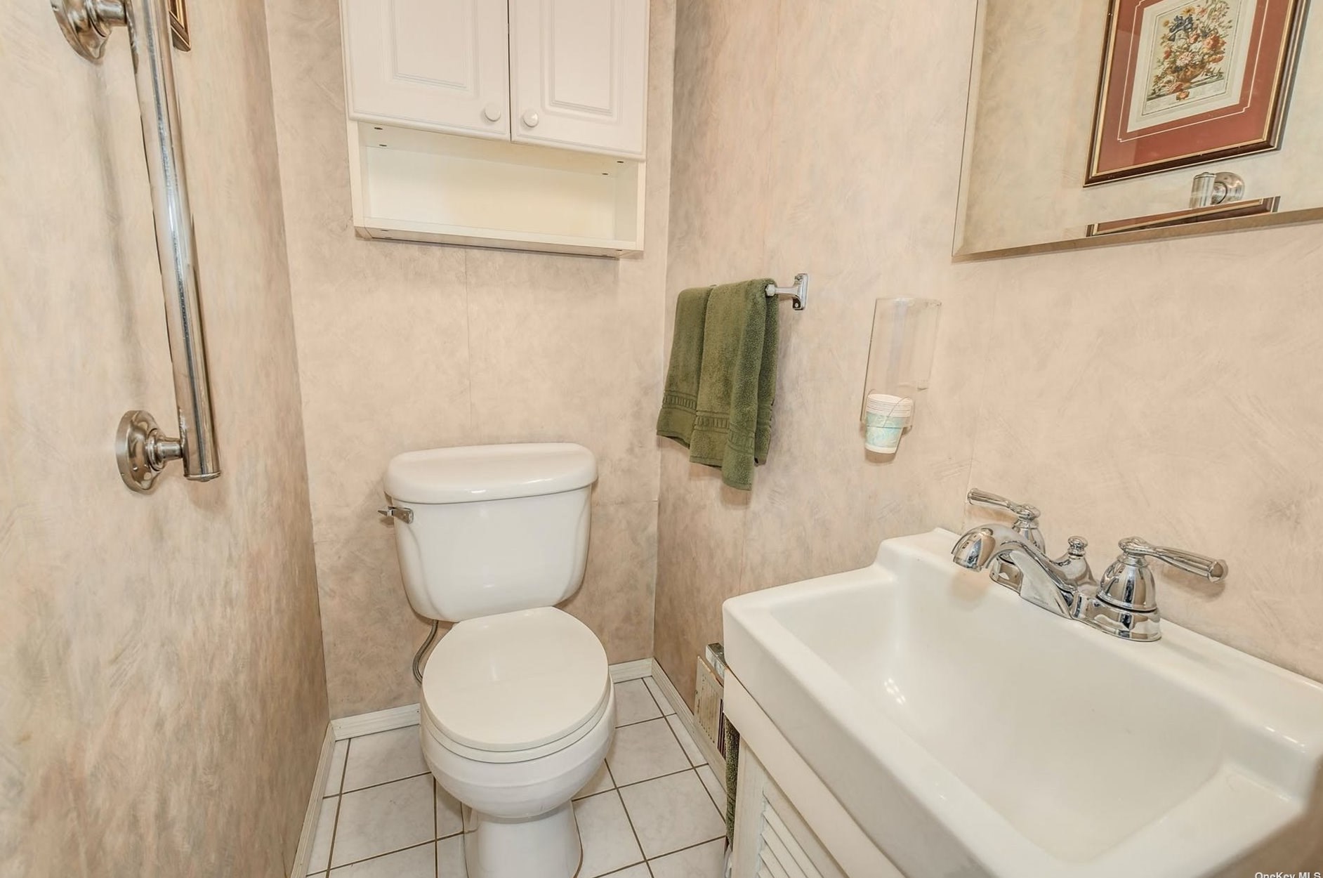 11 Comanche Ln, Commack NY 11725-4606 exterior