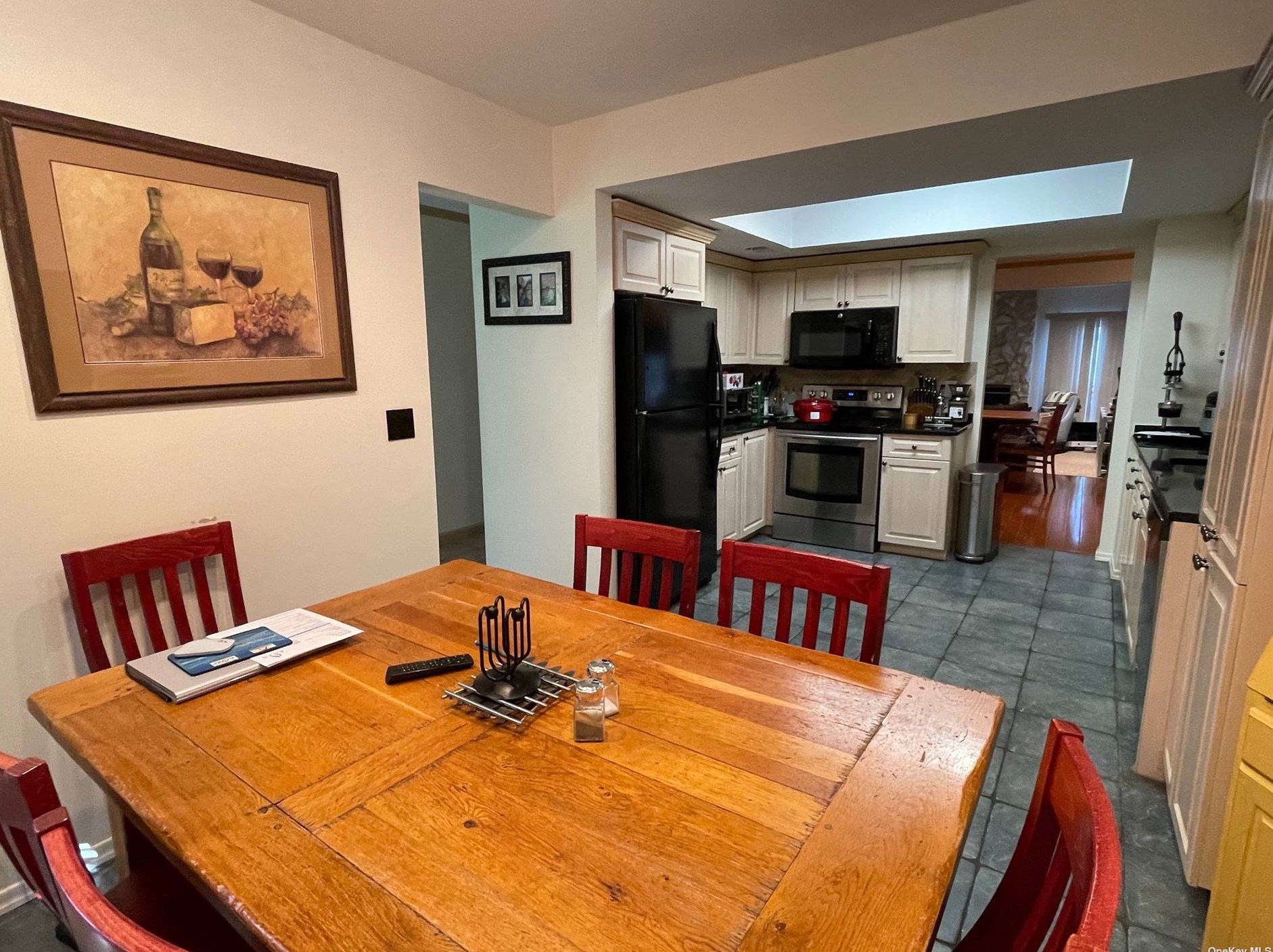 211 Summit Way, Syosset NY  11791-4318 exterior