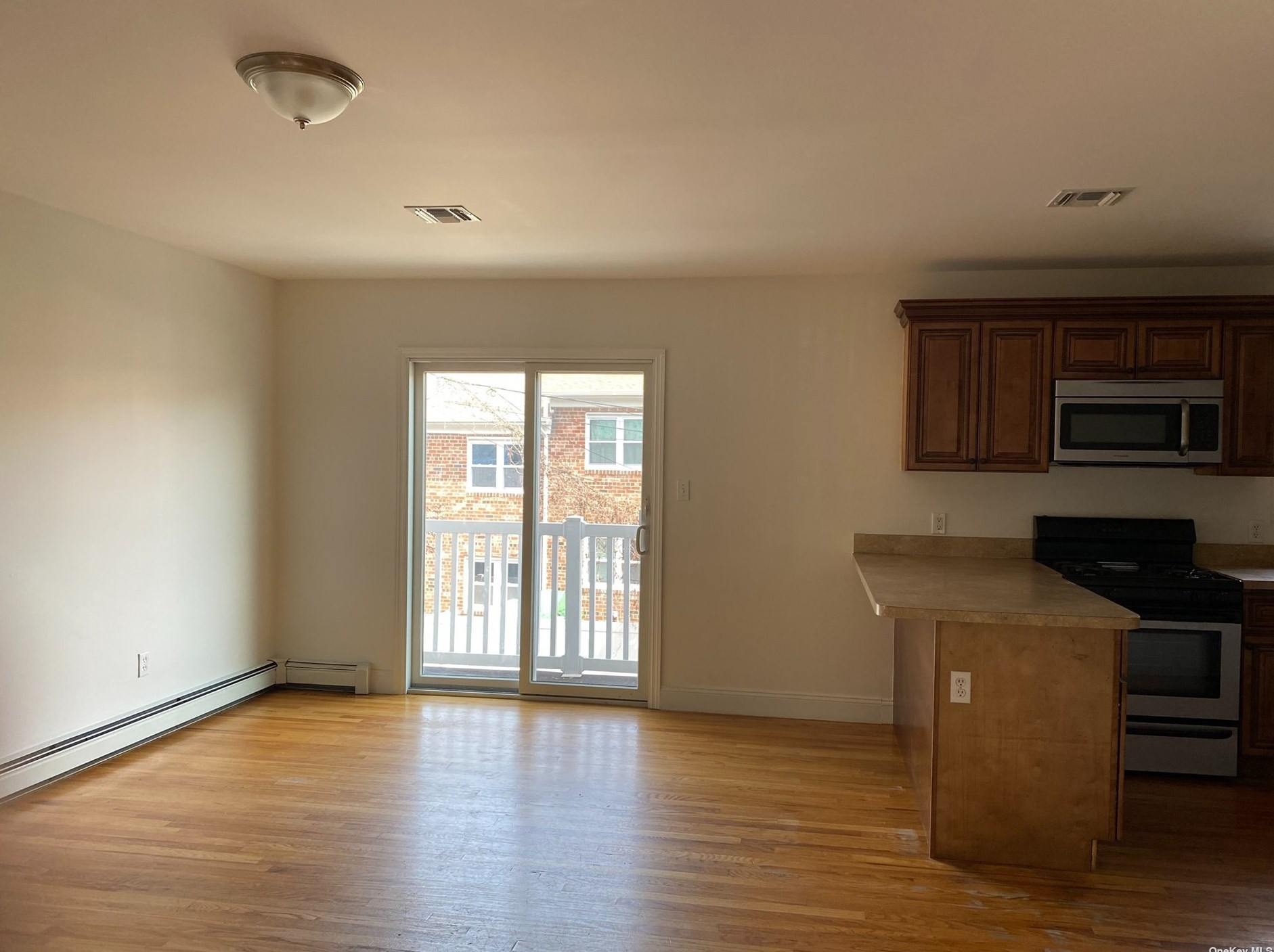420 N Corona Ave Unit 4, Valley Stream, NY 11580