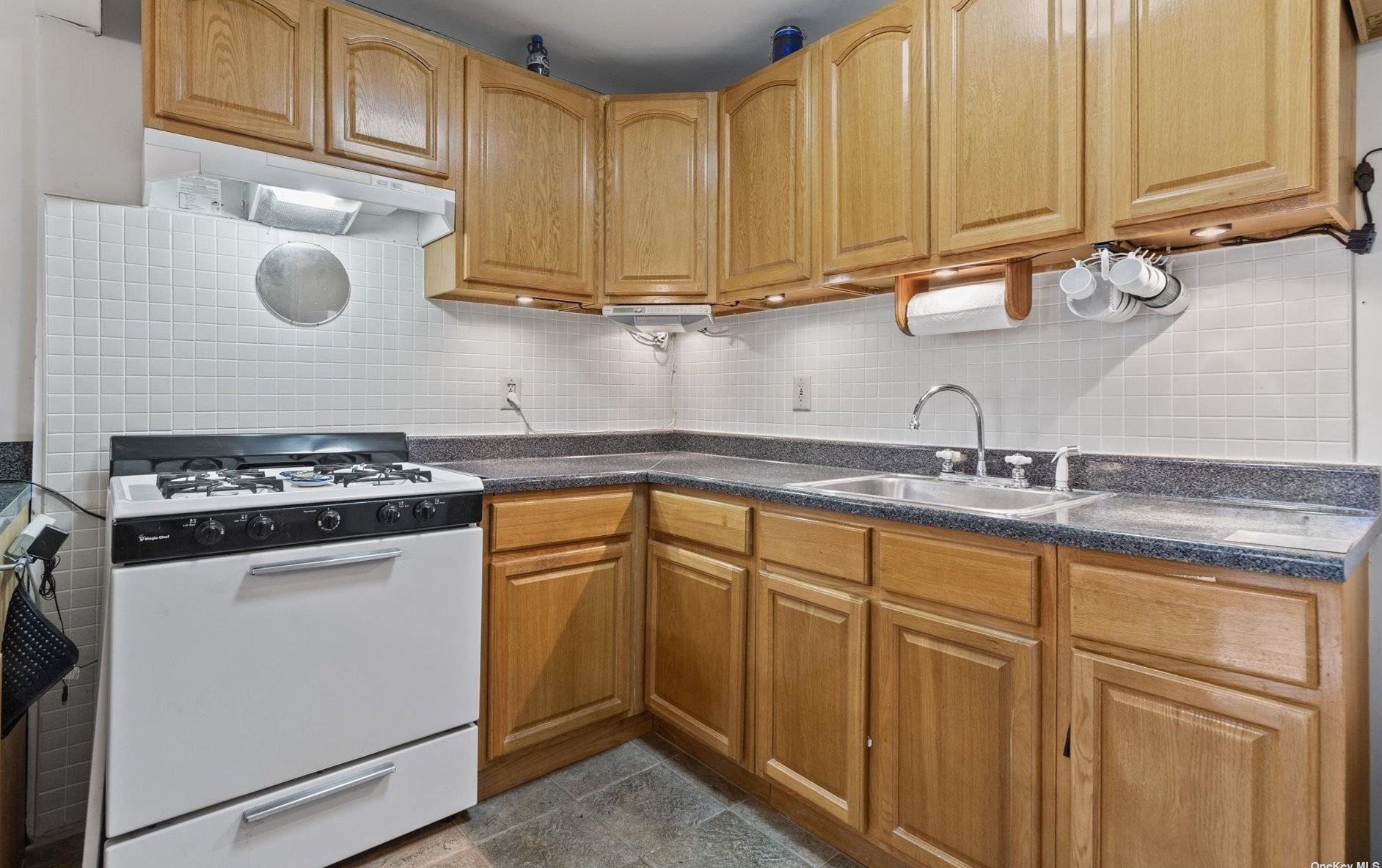 166 Beach 115th St, Far Rockaway, NY 11694