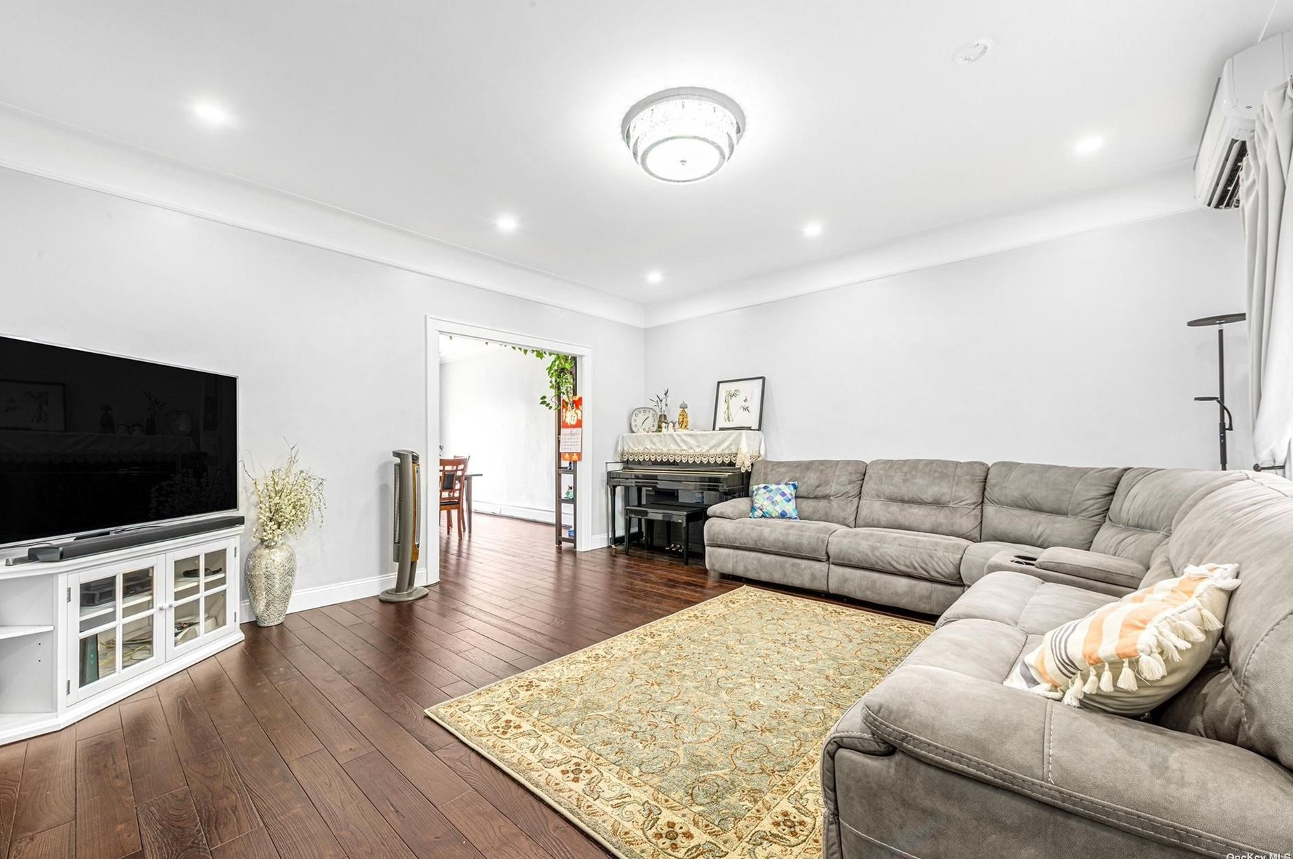 84-10 63rd Ave, Flushing NY  11379-1957 exterior