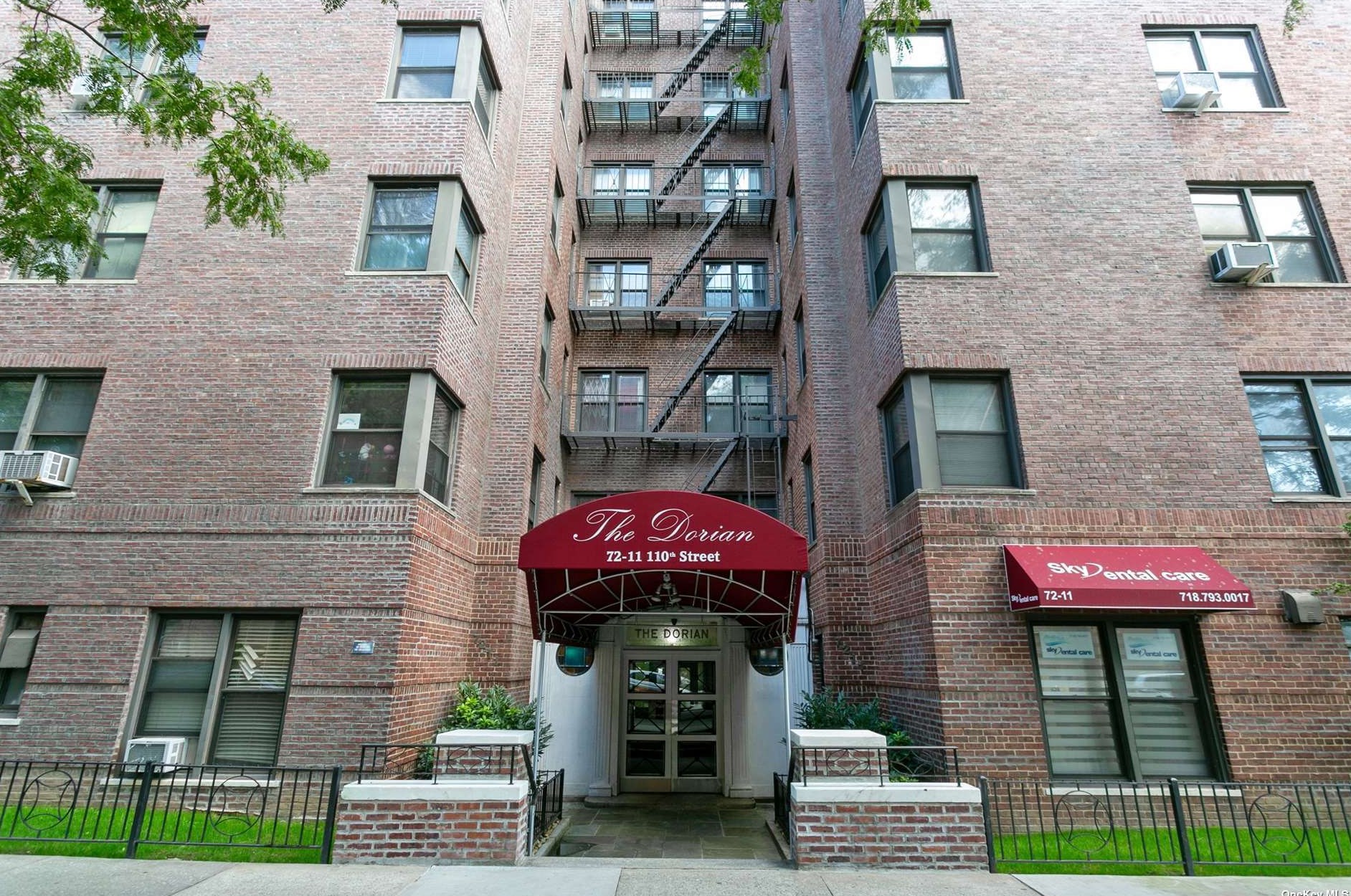 7211 110th St, Flushing NY  11375-5462 exterior