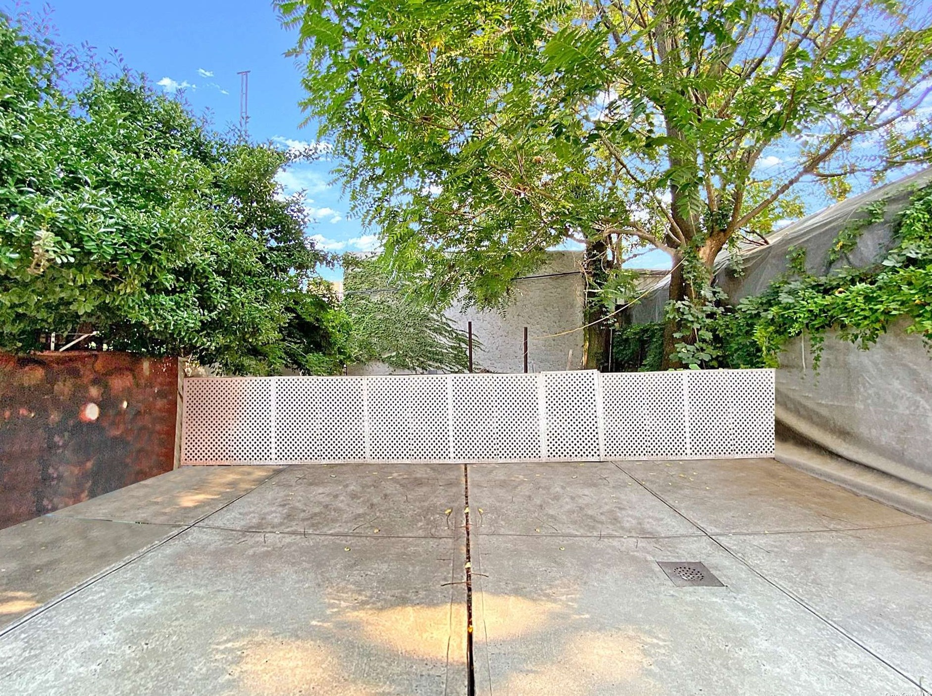 60-17 54th Pl, Flushing NY  11378-3305 exterior